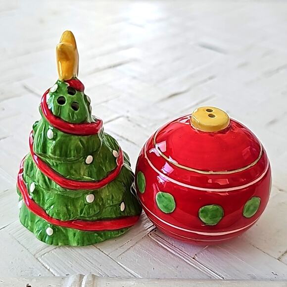 Russ A Celebration of the Season Salt & Pepper Shaker Tree & Ornament #22013 - Picture 4 of 6
